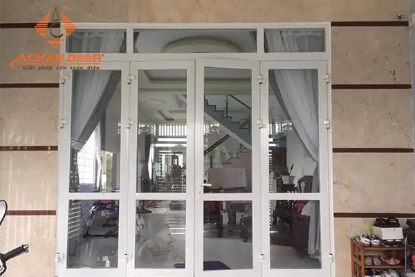 Cửa đi mở quay 4 cánh nhôm Xingfa