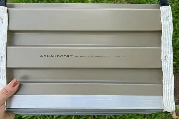 Cửa cuốn tấm liền công nghệ Úc Á Châu Door 5.2 Dem