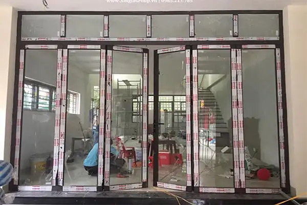 Cửa đi mở xếp trượt 6 cánh nhôm Xingfa