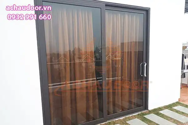 Cửa đi mở trượt nhôm Xingfa 2 cánh