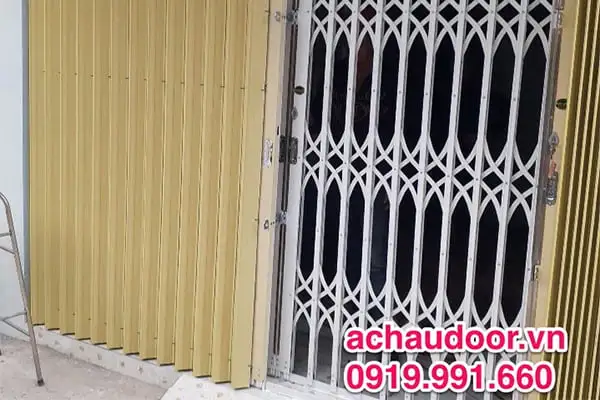 Cửa kéo Đài Loan tôn mạ màu không lá U 1.2 ly