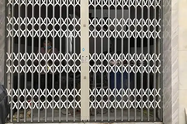 Cửa kéo Đài Loan sơn tĩnh điện không lá U 8 Dem