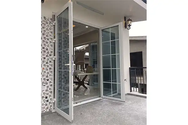Cửa đi mở quay 2 cánh nhôm XingfaWindow