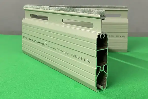 Cửa cuốn Đức khe thoáng AChauDoor MS 1051R