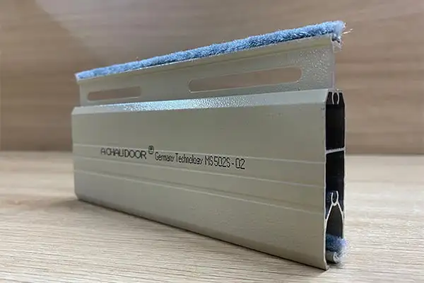 Cửa cuốn Đức khe thoáng AChauDoor MS 502S