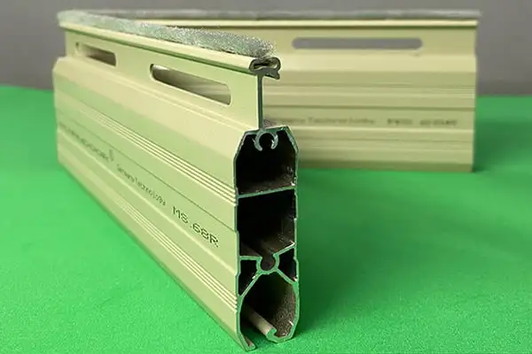 Cửa cuốn Đức khe thoáng AChauDoor MS 68R