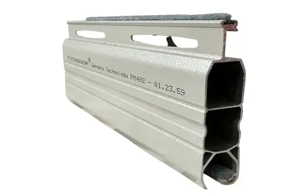 Cửa Cuốn Đức Titadoor PM 492