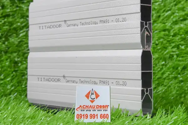 Cửa cuốn Đức Titadoor PM491
