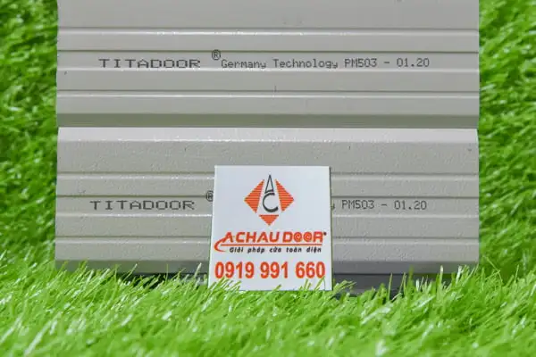 Cửa cuốn Đức Titadoor PM503