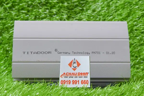 Cửa cuốn Đức Titadoor PM701