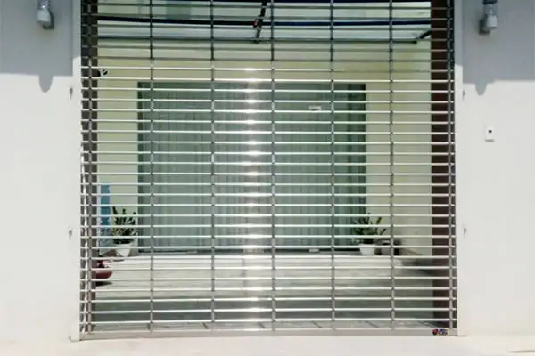 Cửa cuốn Inox song ngang tròn