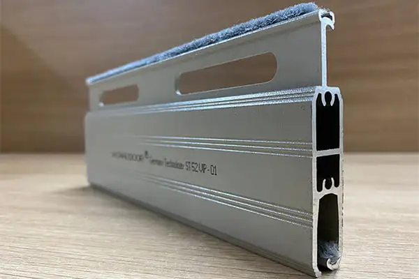 Cửa cuốn Đức khe thoáng ST52 VIP