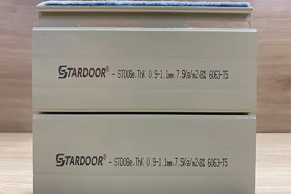 Cửa cuốn Đức Stardoor STD08E
