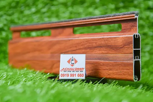 Cửa cuốn Đức Titadoor vân gỗ