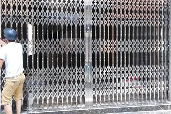 Cửa kéo Inox 304 không lá U 1 ly