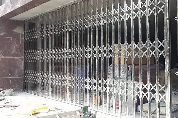 Cửa kéo inox 304 không lá U 6 dem
