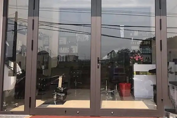 Cửa Nhôm Trượt Quay 2 Cánh Màu Nâu Cà Phê