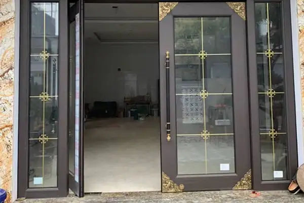 Cửa nhôm thủy lực bản 140
