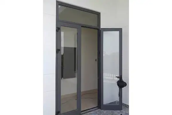 Cửa Đi 2 Cánh Mở Quay Nhôm Maxpro JP Hệ 58