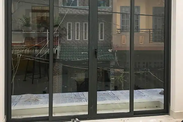 Cửa đi lùa 2 cánh nhôm Maxpro hệ 93