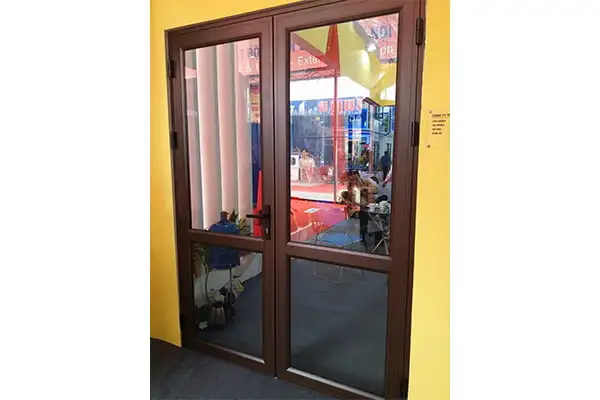 Cửa đi mở quay 2 cánh nhôm JMA hệ 55