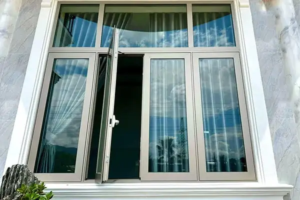 Cửa sổ 4 cánh mở quay nhôm Maxpro hệ 55