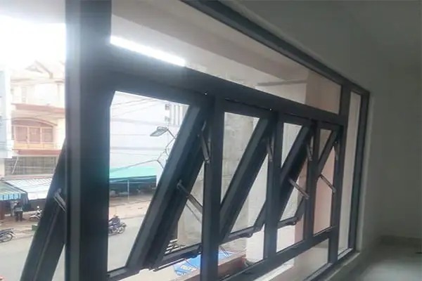 Cửa sổ mở hất nhôm Maxpro hệ 58