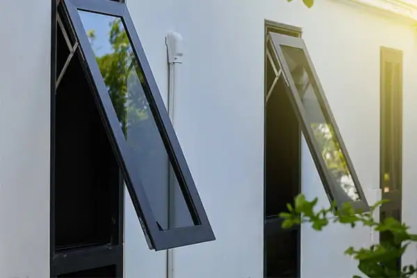 Cửa sổ mở hất nhôm Maxpro hệ 65