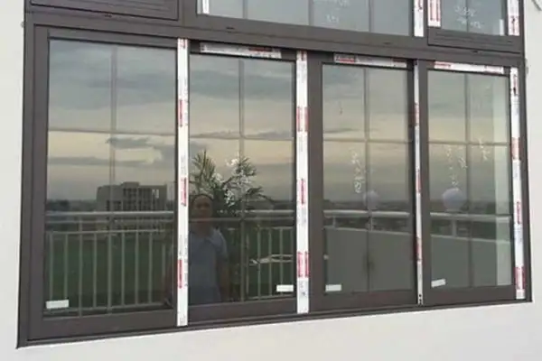 Cửa sổ lùa 4 cánh nhôm Maxpro hệ 83