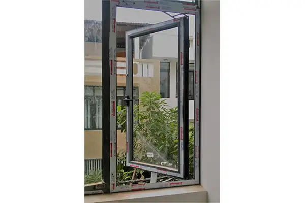 Cửa sổ mở quay 1 cánh nhôm Maxpro hệ 65