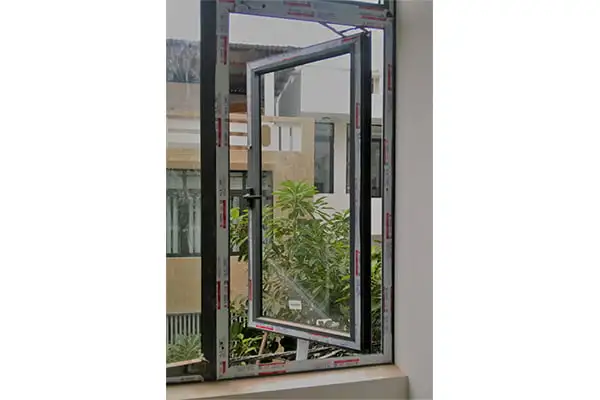 Cửa sổ mở quay 1 cánh nhôm XingfaWindow