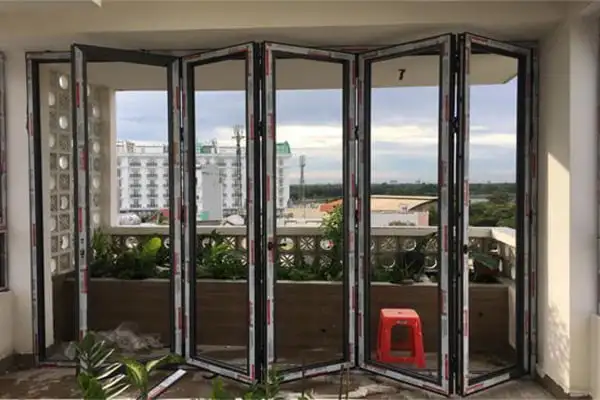 Cửa xếp lùa 5 cánh nhôm Maxpro hệ 80