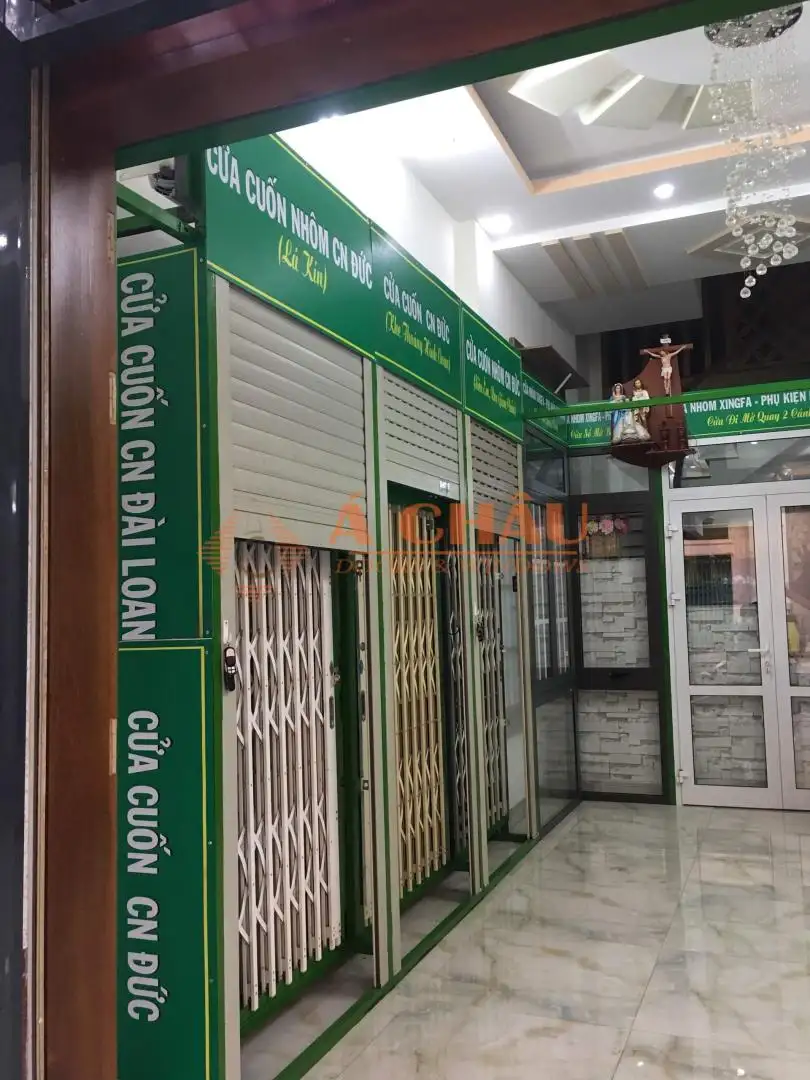 Showroom Huỳnh Văn Nghệ, Tân Bình
