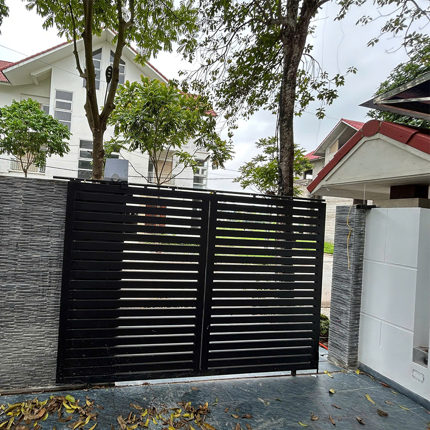 cửa cổng sắt lùa treo