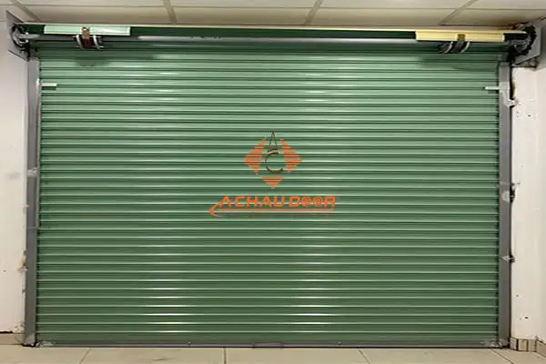 Thi công hoàn thiện cửa cuốn đẩy tay Đài Loan màu xanh ngọc