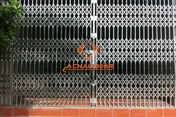 Cửa kéo inox 304 sang trọng, sáng bóng và bền bỉ trước mọi điều kiện thời tiết