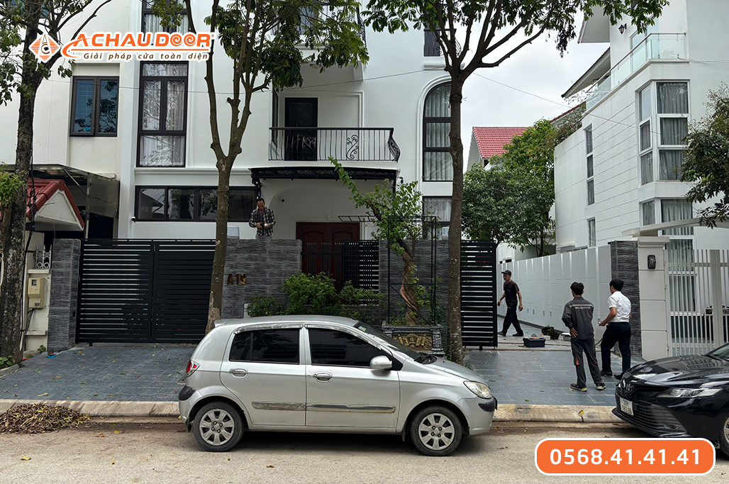 Cửa cổng sắt lùa treo