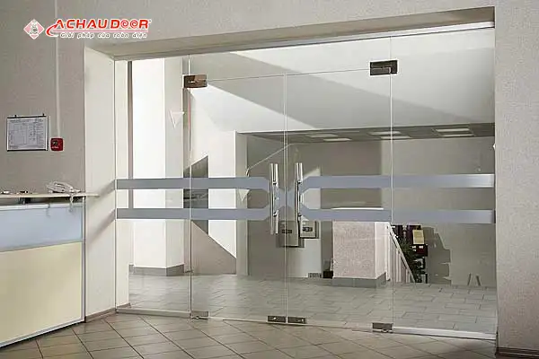 Cửa nhôm kính cường lực