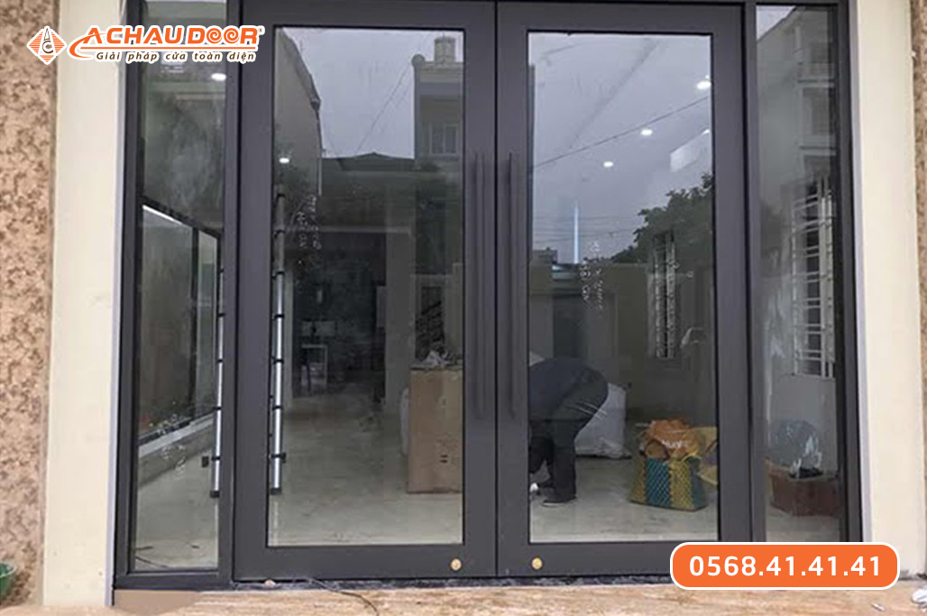 Mẫu cửa nhôm 2 cánh mở quay