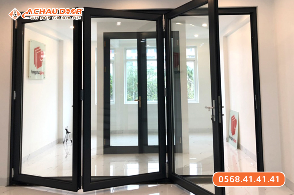 Cửa nhôm kính 4 cánh mở quay