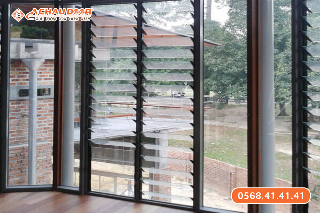 Cửa chớp nhôm cố định kết hợp kính