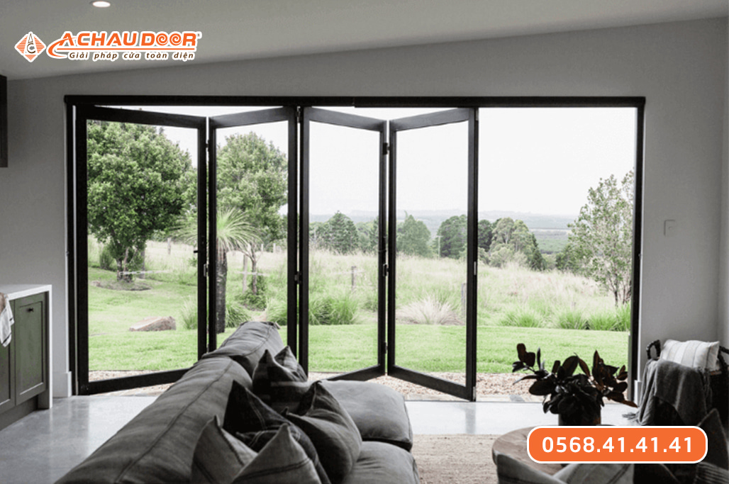 Cửa nhôm kính 4 cánh xếp trượt dành cho lối đi chính